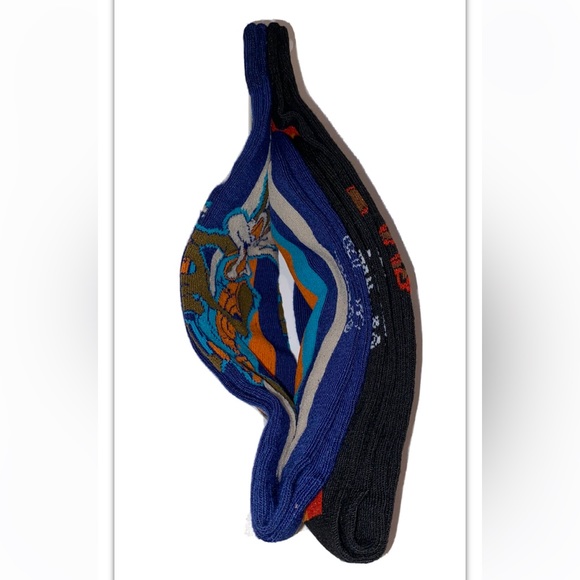 Space Jam Taz & Wile E. Crew Socks 2 Pair Men 6-12 Black Blue Tune Squad Legacy - Picture 9 of 11